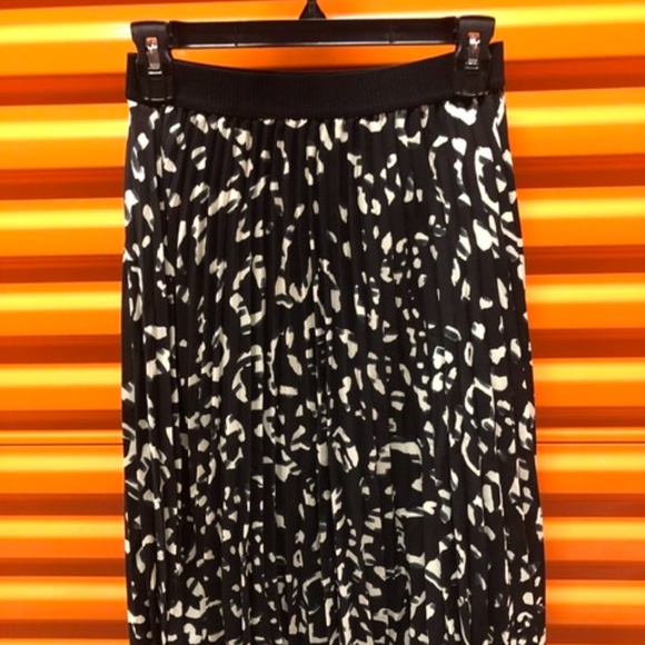 Pleated Midi Skirt, Size - 6/38, NWT - Picture 1 of 5